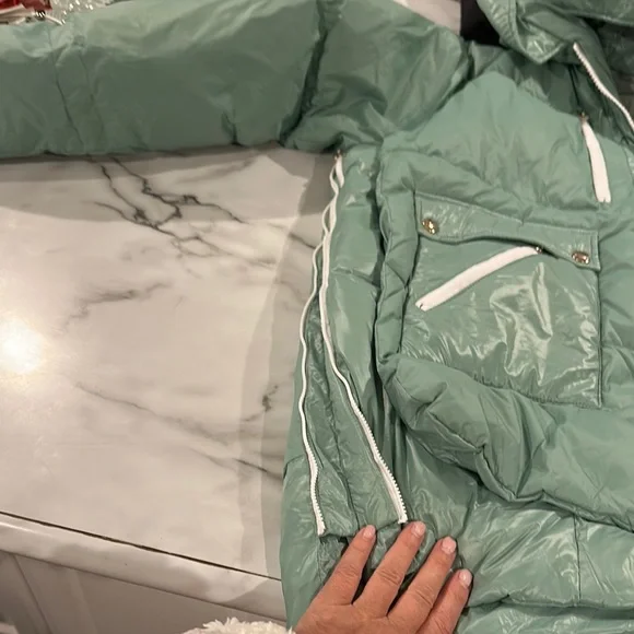 Mint Green Hooded Puffer Jacket - Picture 5 of 5
